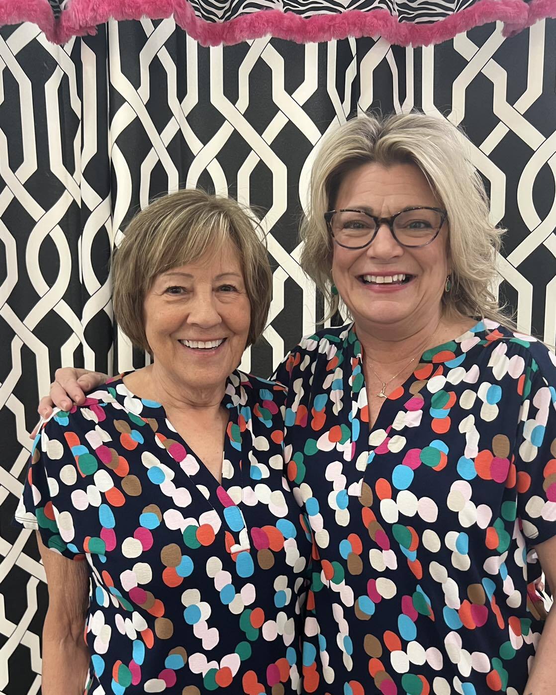 CustomerSheilaNKellytwinning Customer Sheila and Kelly finding twinning Joy with Pure Essence